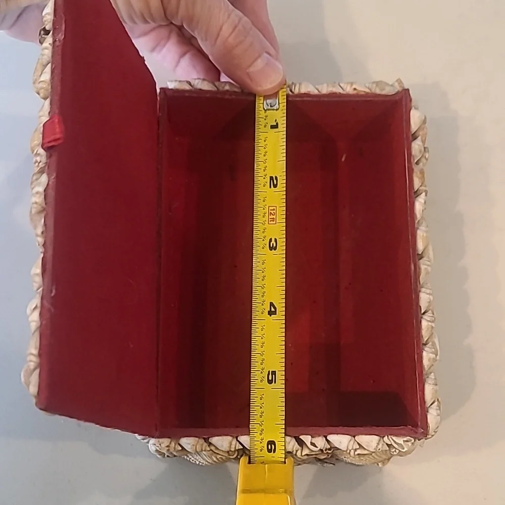 Vintage Shell Box - Picture 6 of 10